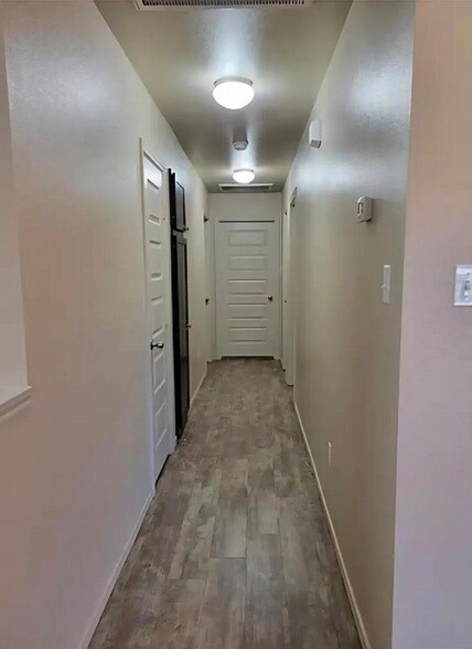 Photo - 6705 Pontiac Ave Unidad 1-2