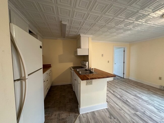 Photo - 23 Ashuelot St Unit C