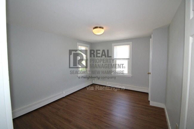 Building Photo - 11 Maple St Unit B