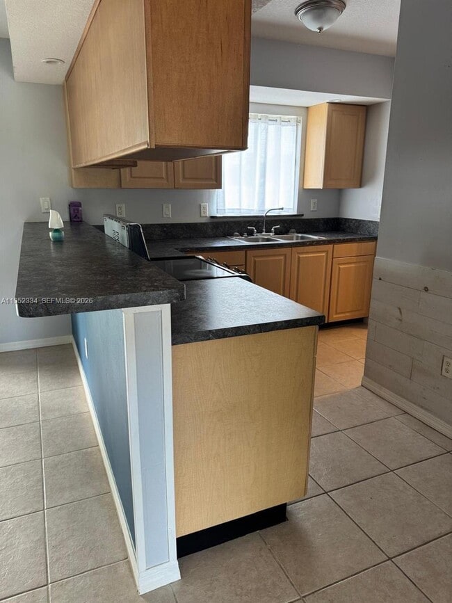 Photo - 910 SW Airoso Blvd