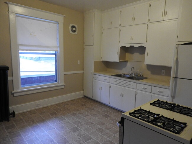 Photo - 306 Gold Ave NW