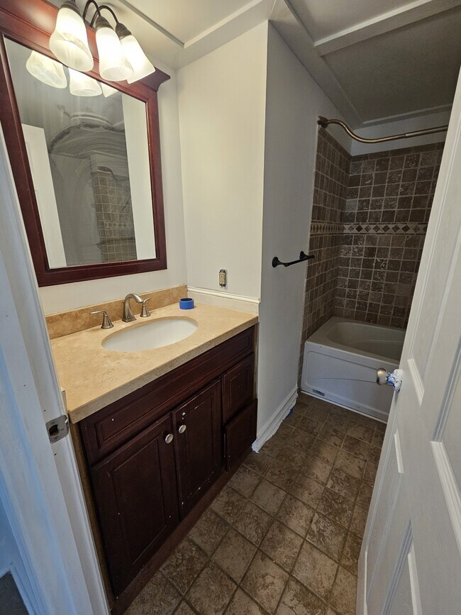 Photo - 106 Railroad Ave