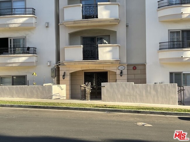 Photo - 11848 Kiowa Ave Unit 306