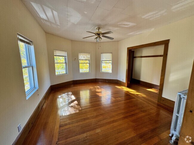 Building Photo - 243 Highland Ave Unit 2 Rental