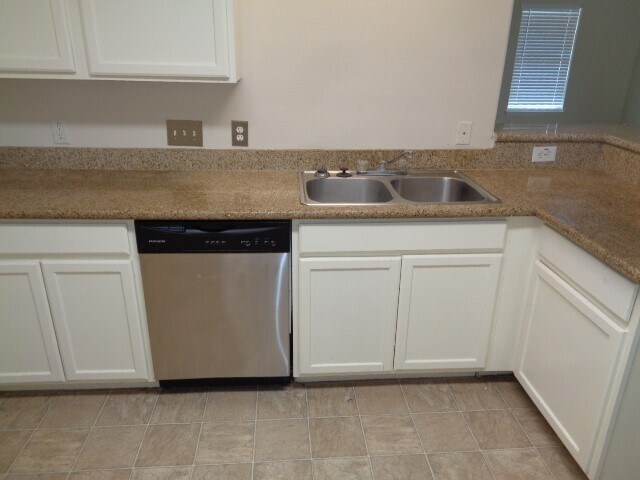 Photo - 16746 Fallen Timbers Dr