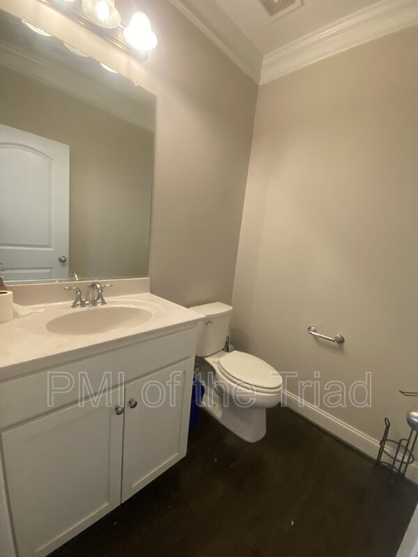 Photo - 2953 York Pl Dr NE