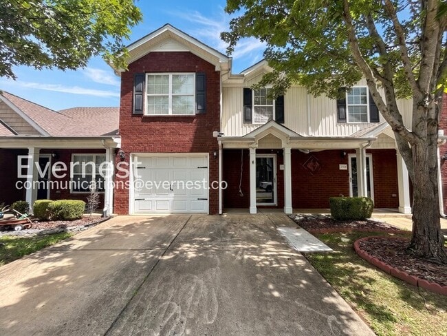 Building Photo - 3-Bed/3-Bath Townhome/Available Now!