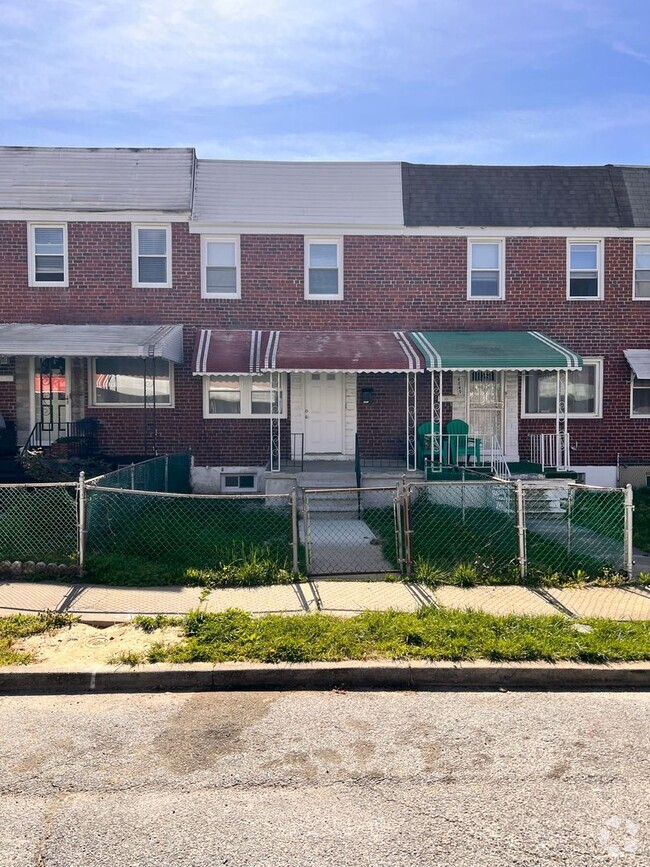 Building Photo - 3 BEDROOM TOWNHOME **VOUCHERS ONLY**