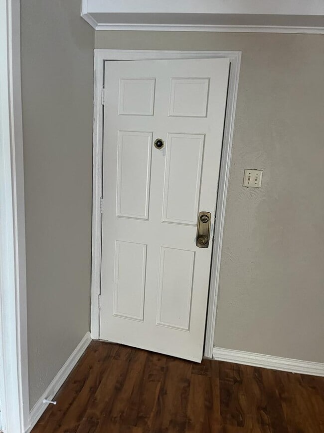 Photo - 303N 34th