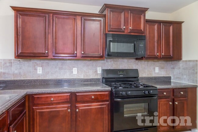 Photo - 2435 Cornell Cir