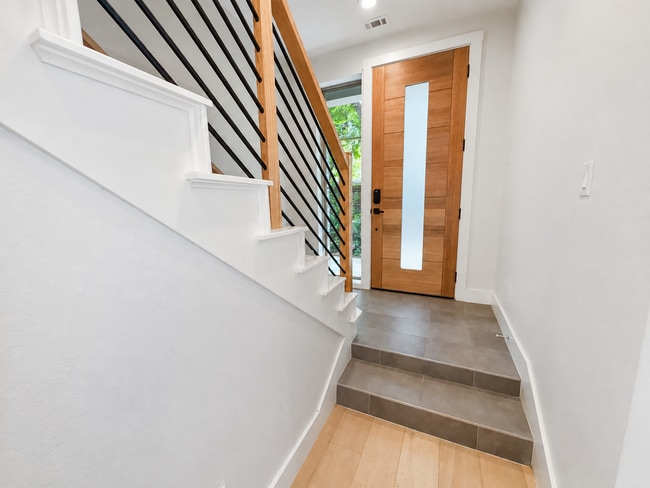 Photo - 2620 Valley View Ln