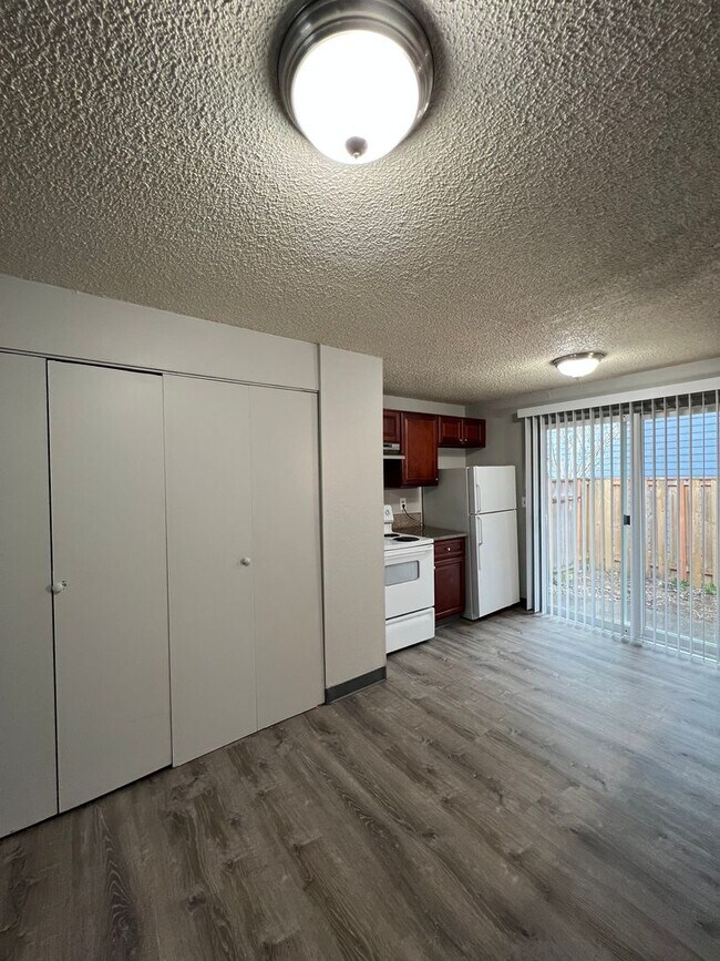 Photo - Country Rambler