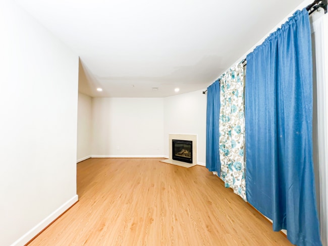 Building Photo - 2016 Wheaton Haven Ct Rental