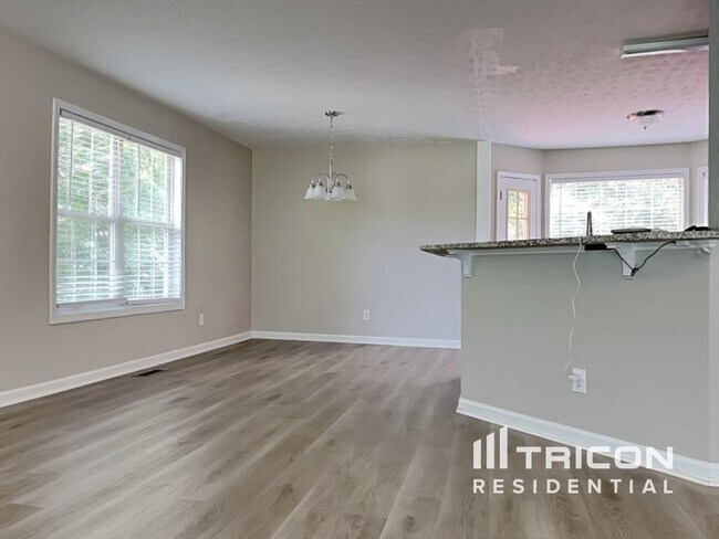 Photo - 2114 Lindley Ln