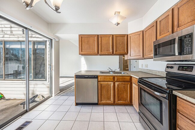 Photo - 2 Bedroom 2 Bathroom Townhome in Heather Ridge!