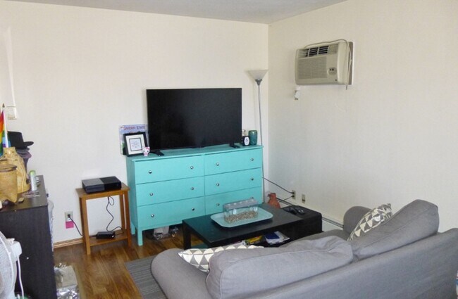 Photo - 22 N Franklin St Unidad C2