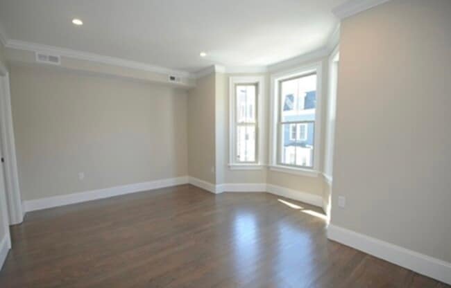 Building Photo - 26 Gibbs St Unit 3 Rental