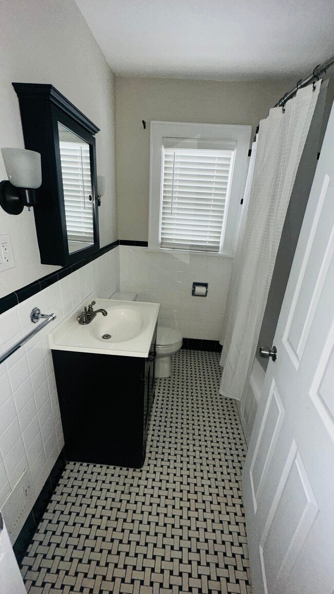 Photo - 19 Elmhurst Ave