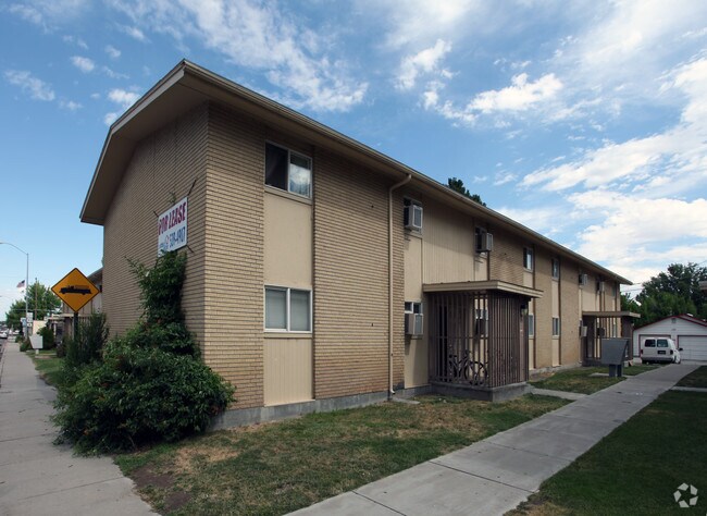 Towncrest Manor Apartments