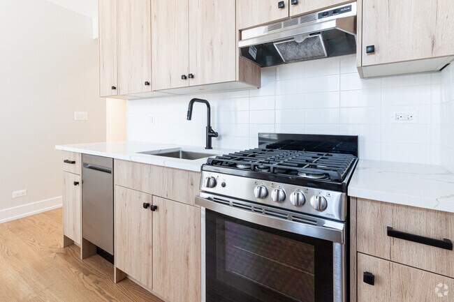 Building Photo - 3531 N Broadway St Rental