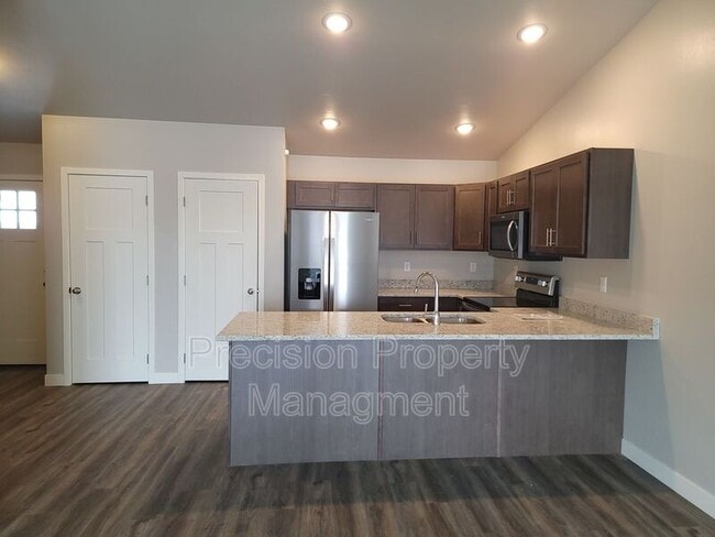 Photo - 202 Mcgriff Way