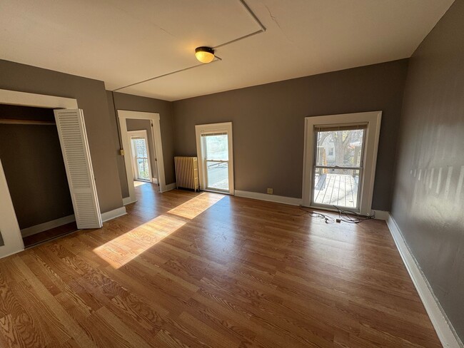 Photo - 16 Pearl St.