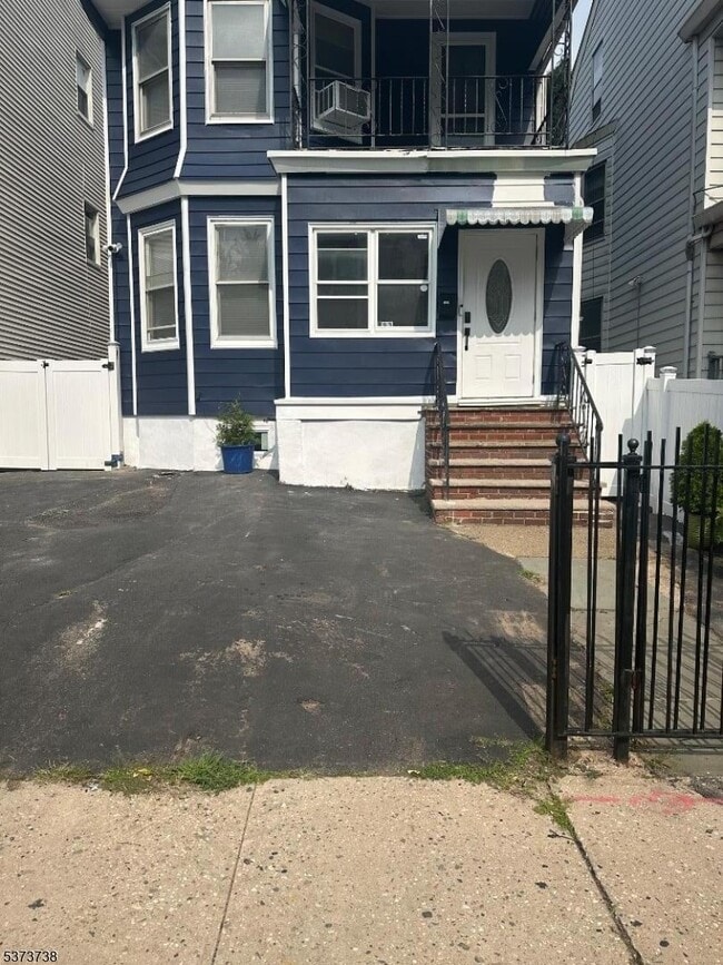 Building Photo - 193 N 18th St Unit 1 Rental