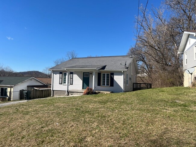 Photo - Updated 2 bedroom, 1 bath in Bristol VA