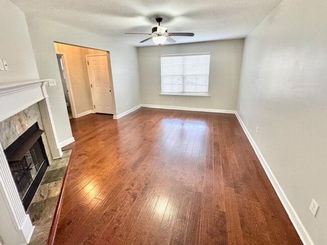 Photo - RidgeLaurelTerrace5299 Apartment Unit 1