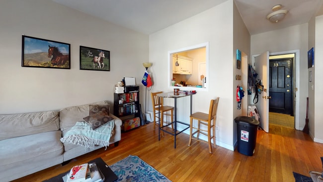 Building Photo - 15 University Rd