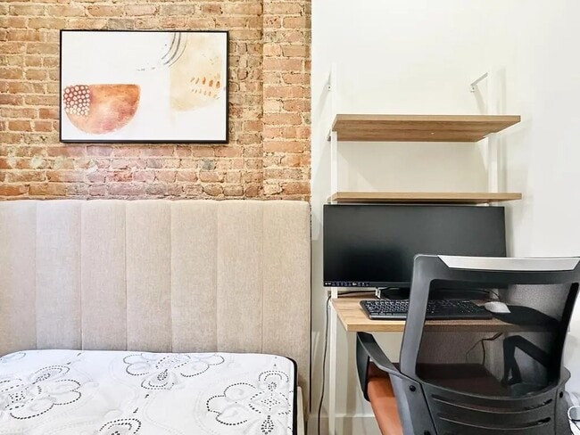 Photo - Furnished room/NOT APARTMENT Unit 4