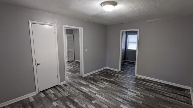 Photo - 1025 S St Clair St Unidad 1027