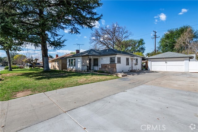 Building Photo - 4853 El Molino Ave Rental