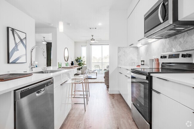 1BR, 1BA - 777SF - The Pearl