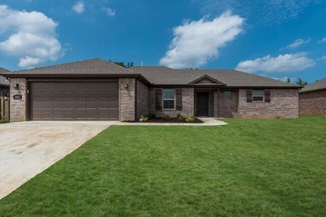 Building Photo - Gravette Family Home
