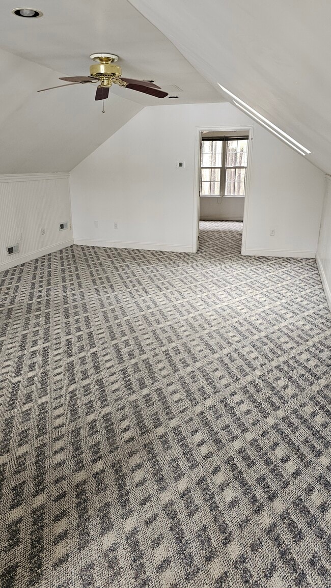 Photo - 100 Fox Run Ln Unit 100 Fox Run Apartment