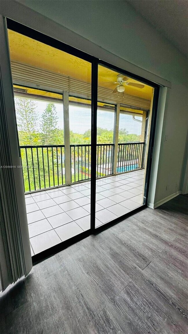 2091 Coral Ridge Dr Unidad N306
