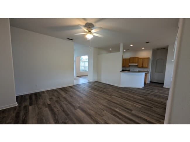 Photo - 4 Bedroom, 3 Bath Spacious House in Palm C...