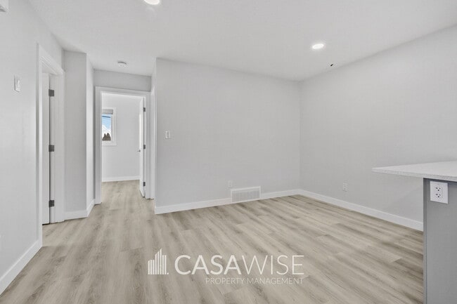 Photo - 10250-102157 157 St NW Unit GS