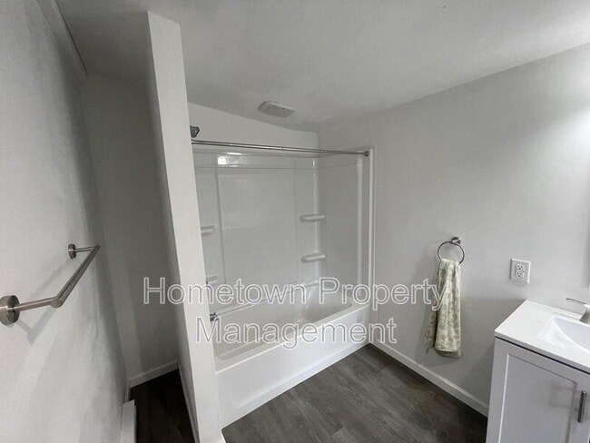 Photo - 252 River Rd Unit A