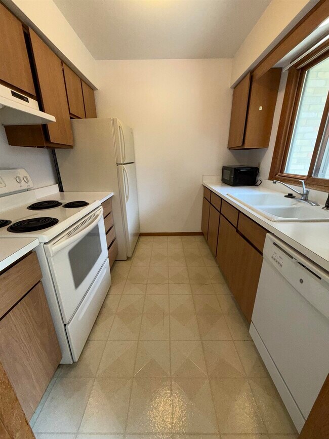 Photo - 221 Nautilus Dr Unit B