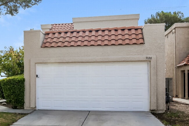 Building Photo - 3100 Centavo Dr
