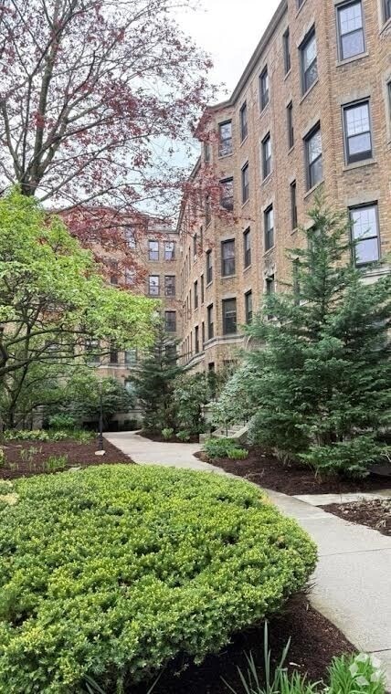 Building Photo - 120 Riverway Unit 2 Rental