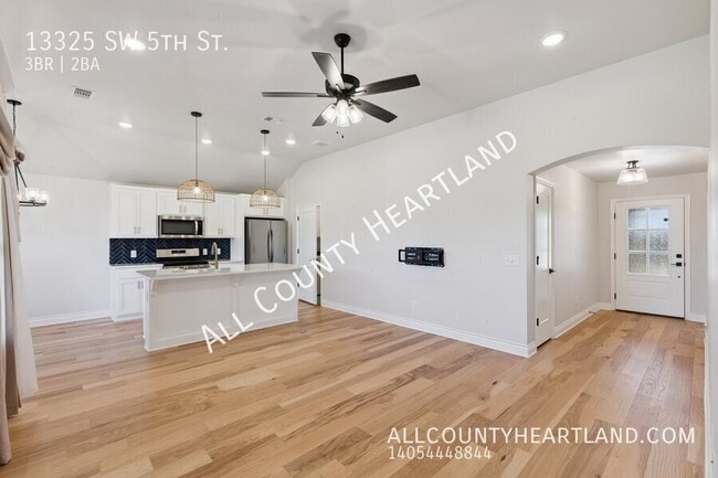 Photo - 13325 SW 5th St