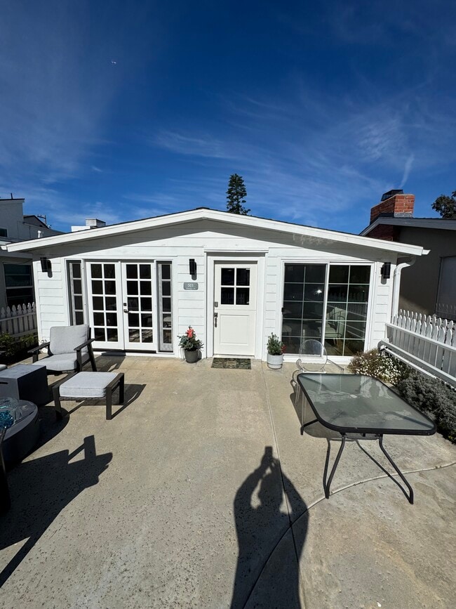 Photo - 511 Poinsettia Ave