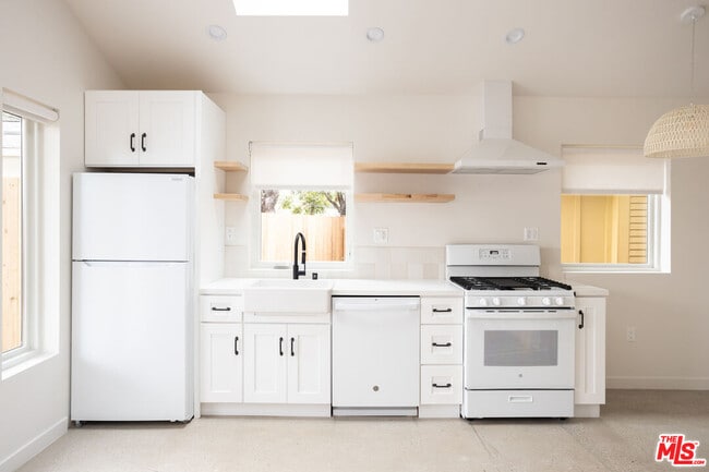 Photo - 4949 Sycamore Terrace