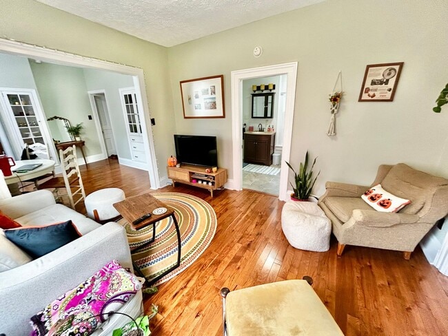 Photo - Varsity Management Unit 01