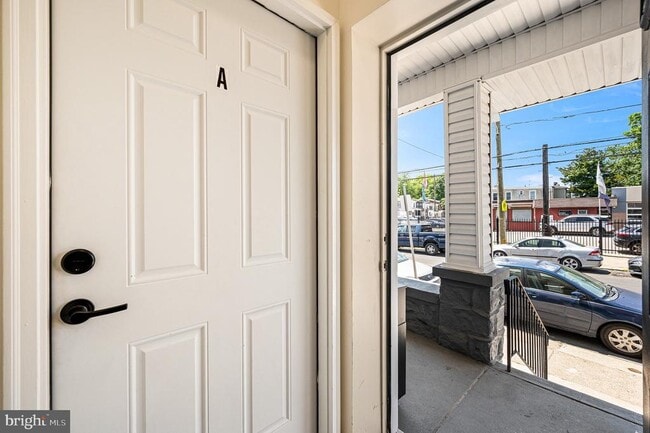 Photo - 441 S 61st St