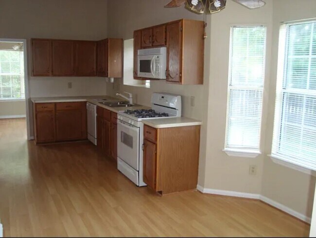 Photo - 2705 Ashbury Point Ln