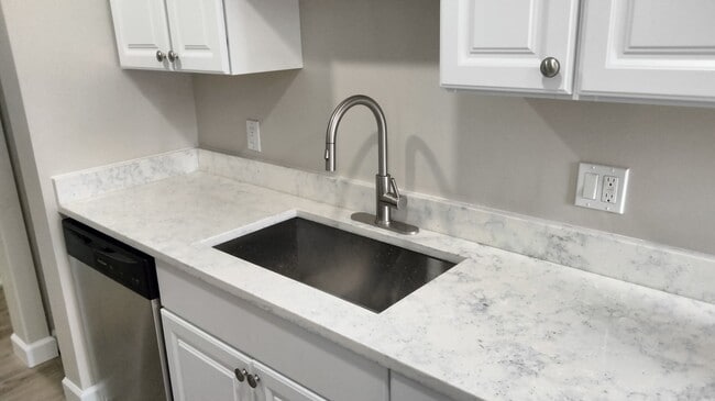 Photo - 112 Duvall Ln Unit 304